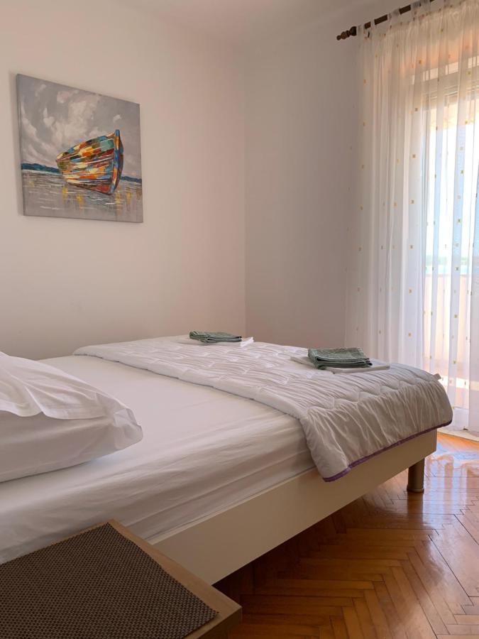 Apartmans And Rooms "Slavica" Novalja Bagian luar foto
