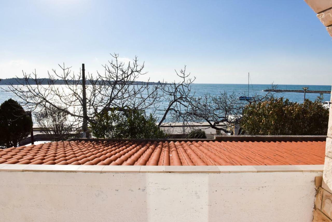 Apartmans And Rooms "Slavica" Novalja Bagian luar foto