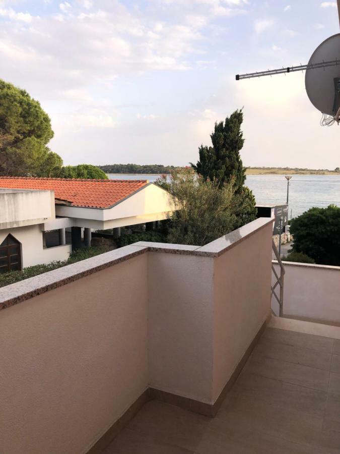 Apartmans And Rooms "Slavica" Novalja Bagian luar foto